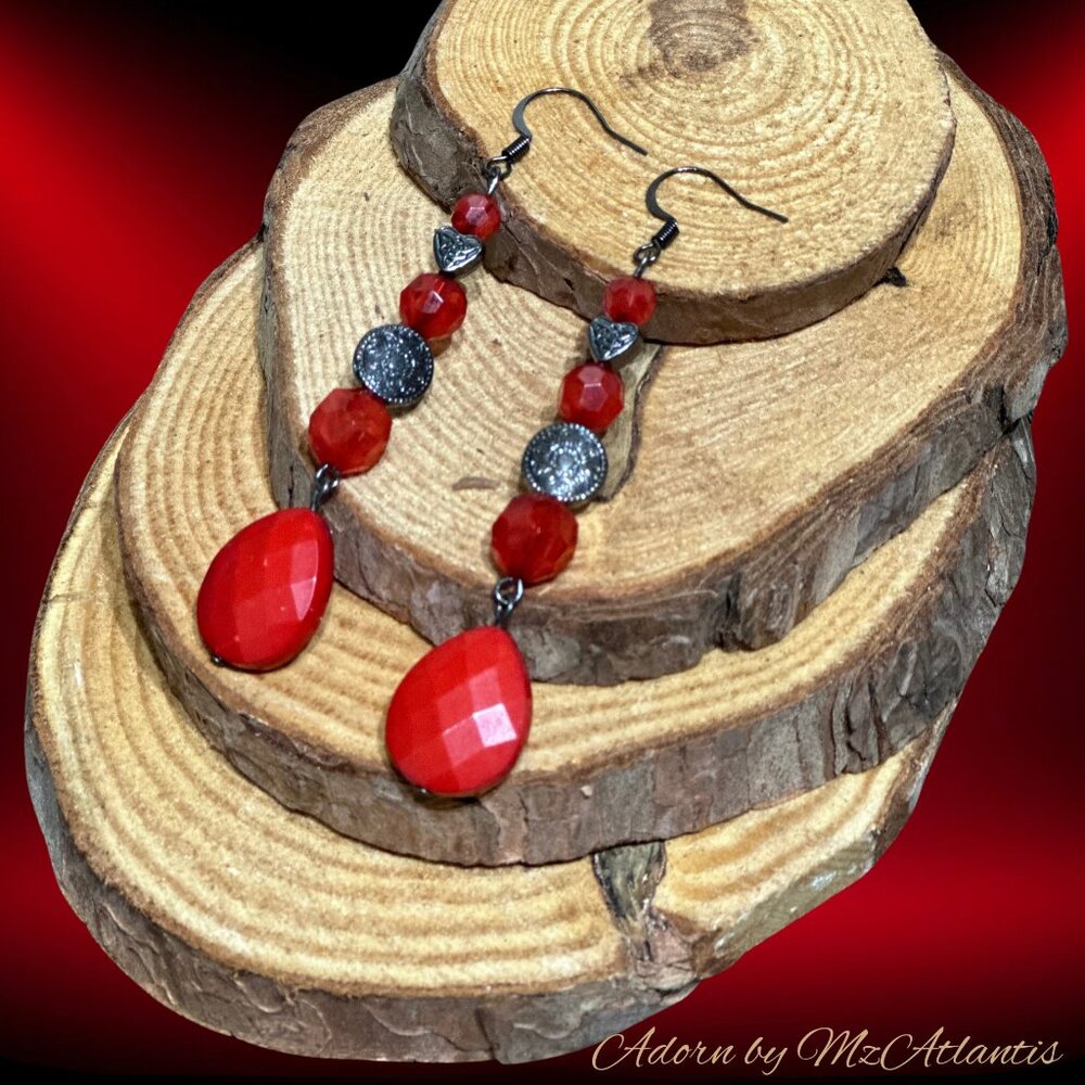 Earrings - Lady Red